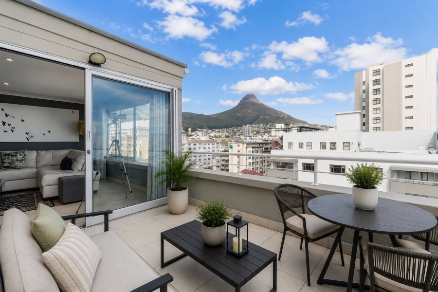 2 Bedroom Property for Sale in Sea Point Western Cape